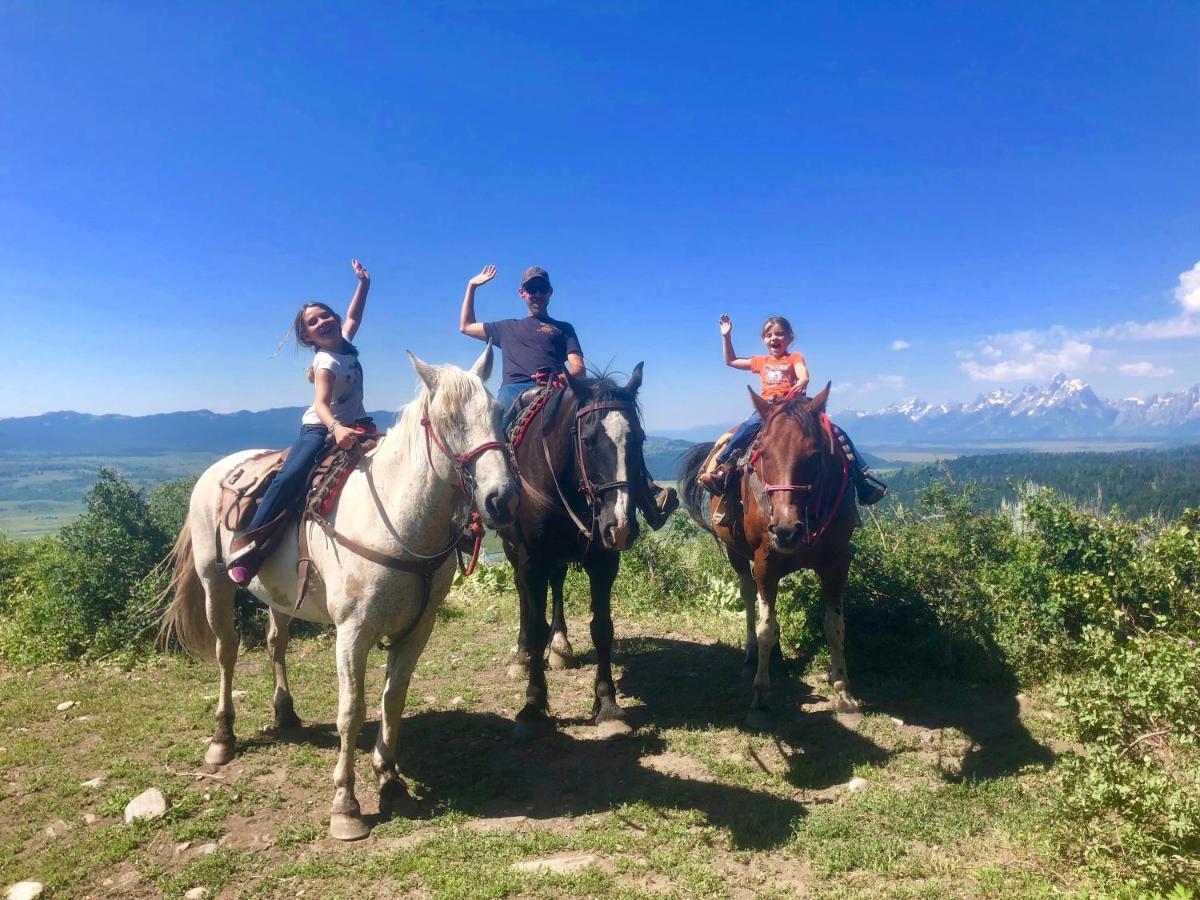 Heart Six Ranch Villa Moran Bagian luar foto